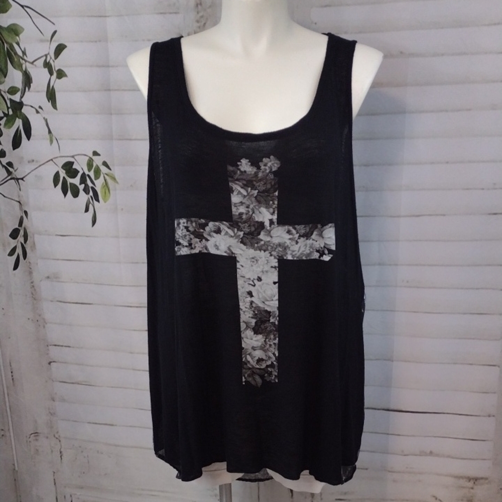 Torrid Graphic Gray and Black Sleeveless Tank Top, Size 2X - Picture 1 of 7